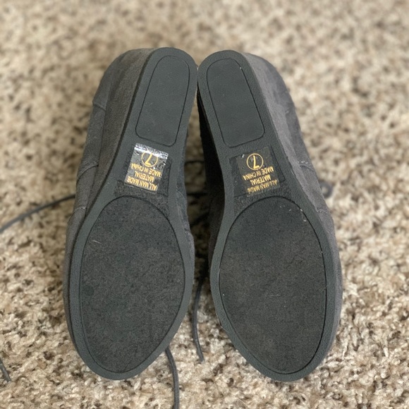 Faux suede wedge booties - Picture 4 of 4